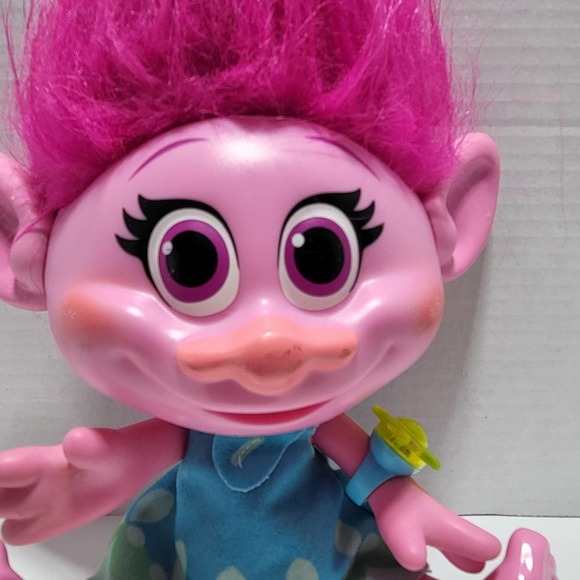 Troll Doll Hug Time Poppy 14" Talking / Light Up - Hasbro - 2015 - Dreamworks - Picture 11 of 14